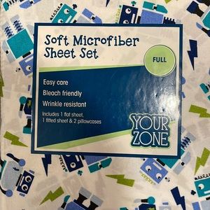 Full-size microfiber sheet set robots